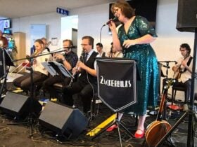 Mainstream standards, quirky tweaks of well known songs
