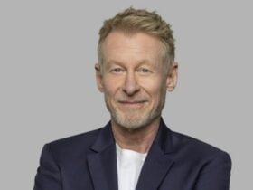 head and shoulder portrait of Richard Roxburgh