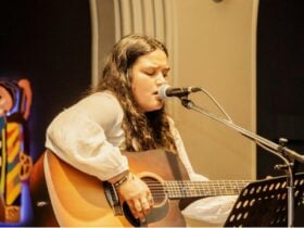 Summer Holliday Acoustic Sesh with Maitland Grossman