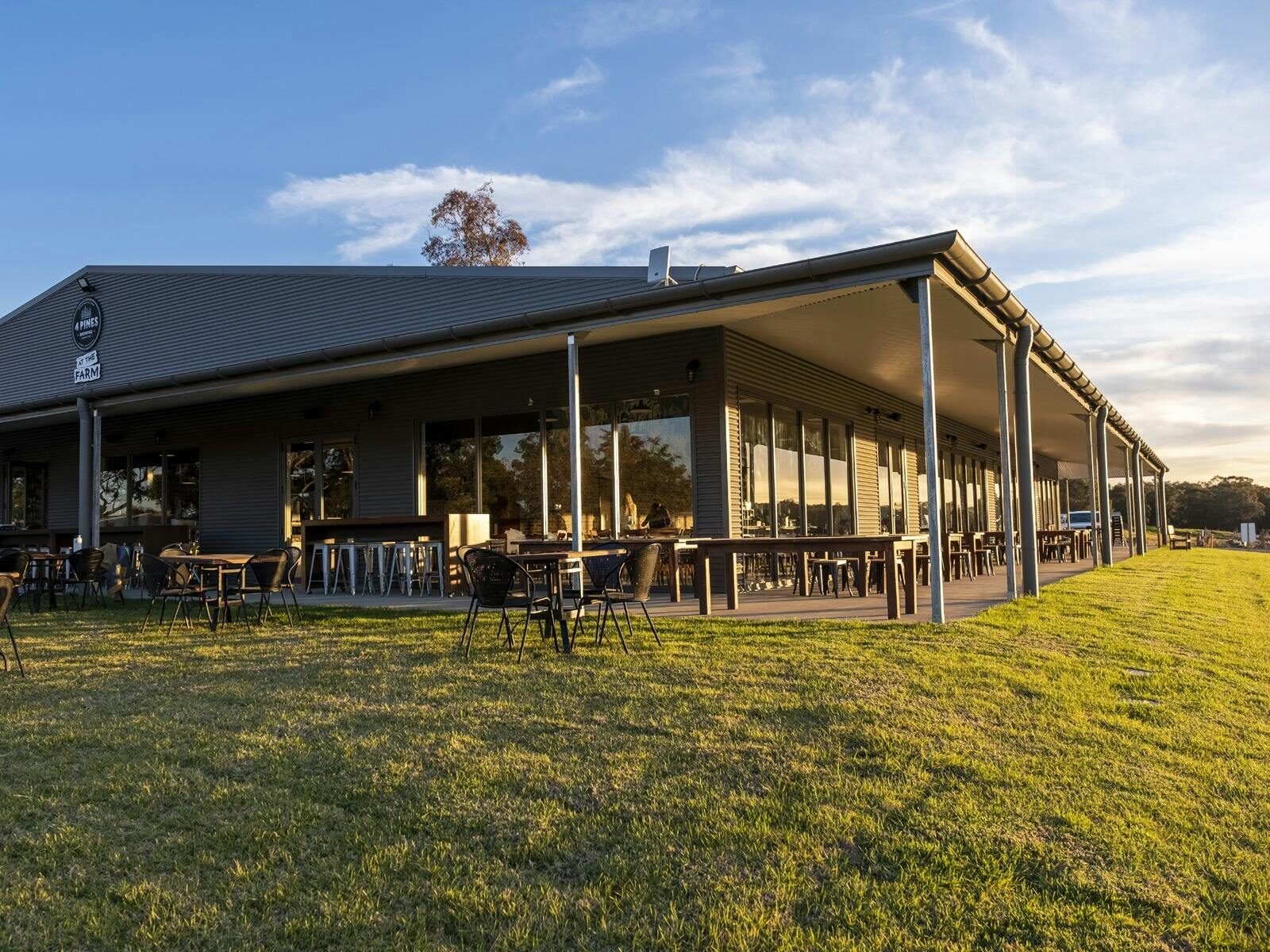 4 Pines at the Farm - Hunter Valley