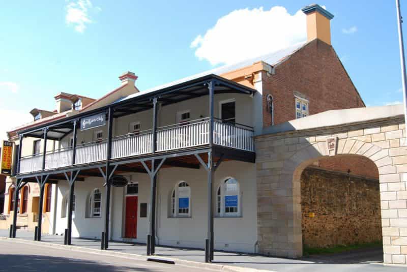 Front of Goulburn Club