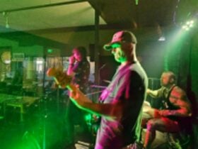 Grumpys Cafe and live music