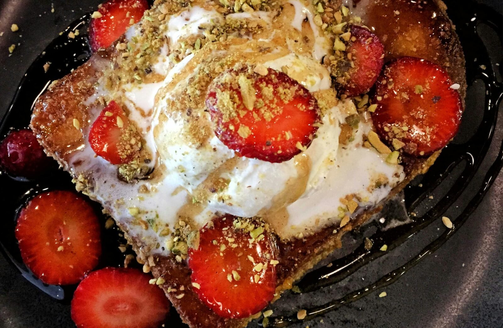 French toast with strawberries