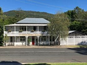 Mount Kembla Village Hotel