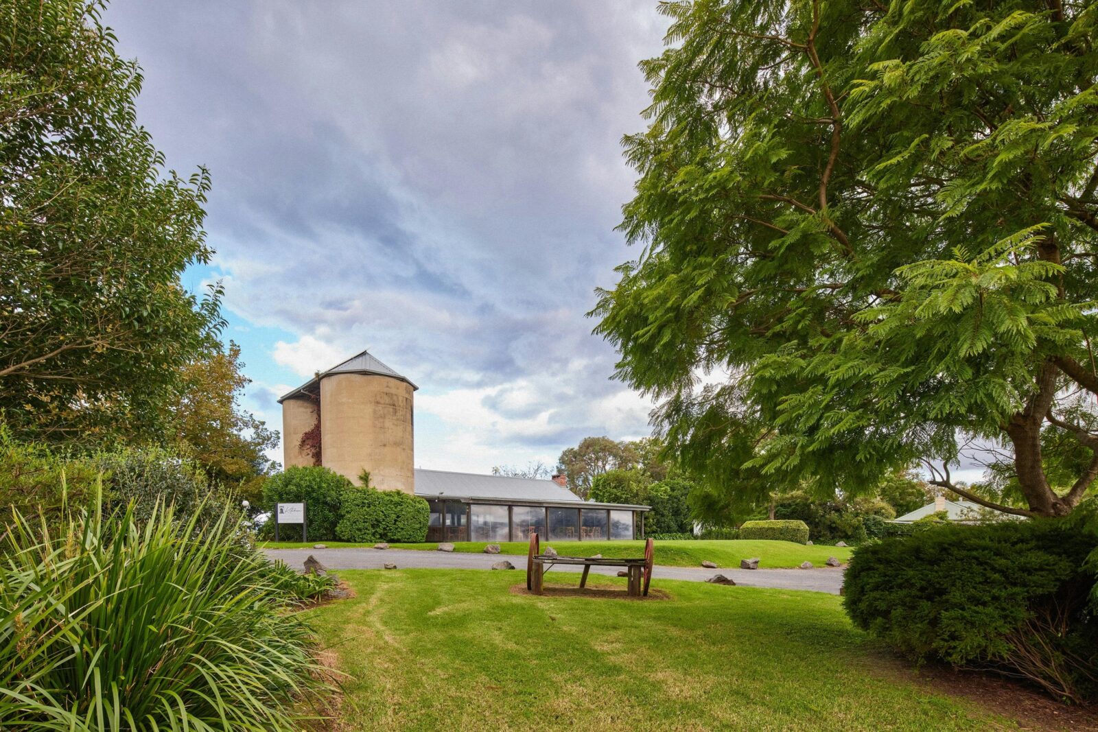 Silos Estate