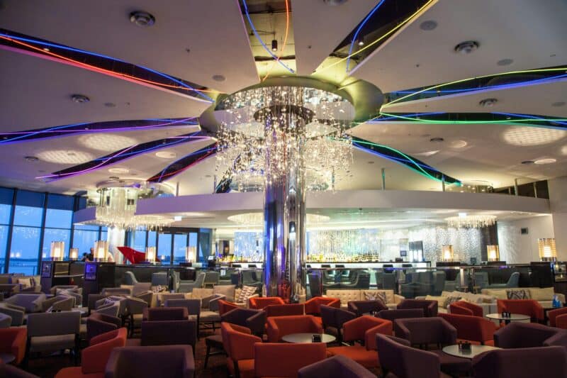 Breezes is a stylish and sophisticated cocktail bar and lounge located in the heart of Twin Towns