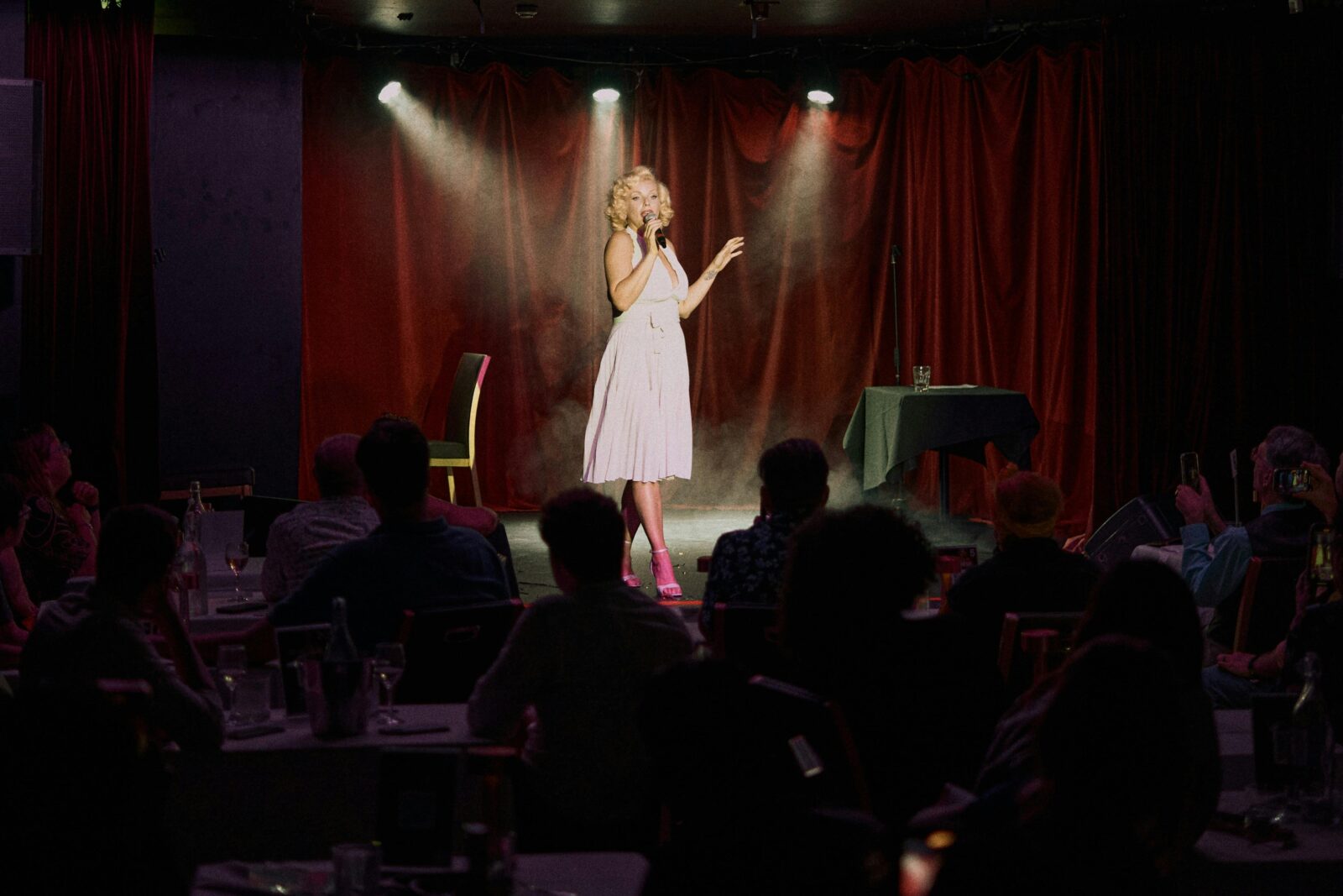 isabella bliss performing as marilyn