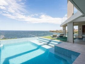 Sydney-rent-villa-coogee-holidays-pool