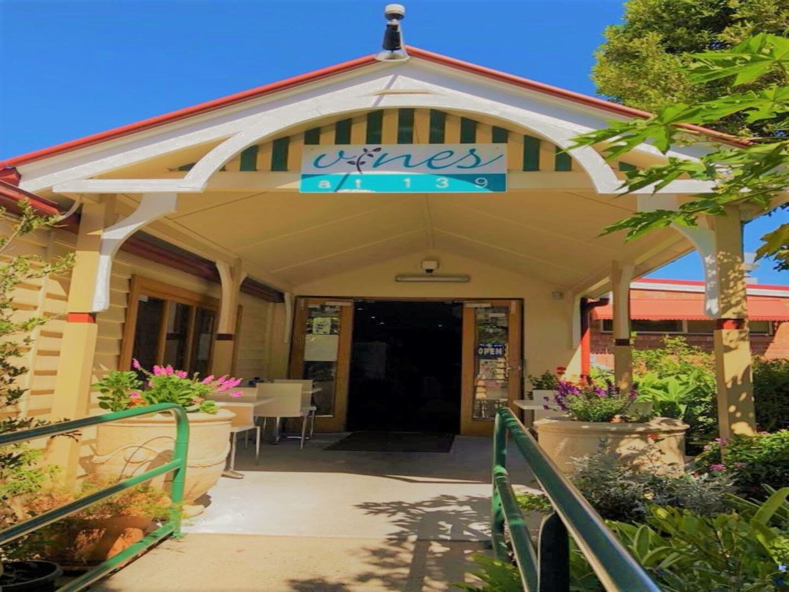 Outdoor view of Vines at 139