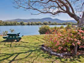 Picnic by the river on Chatsworth Island