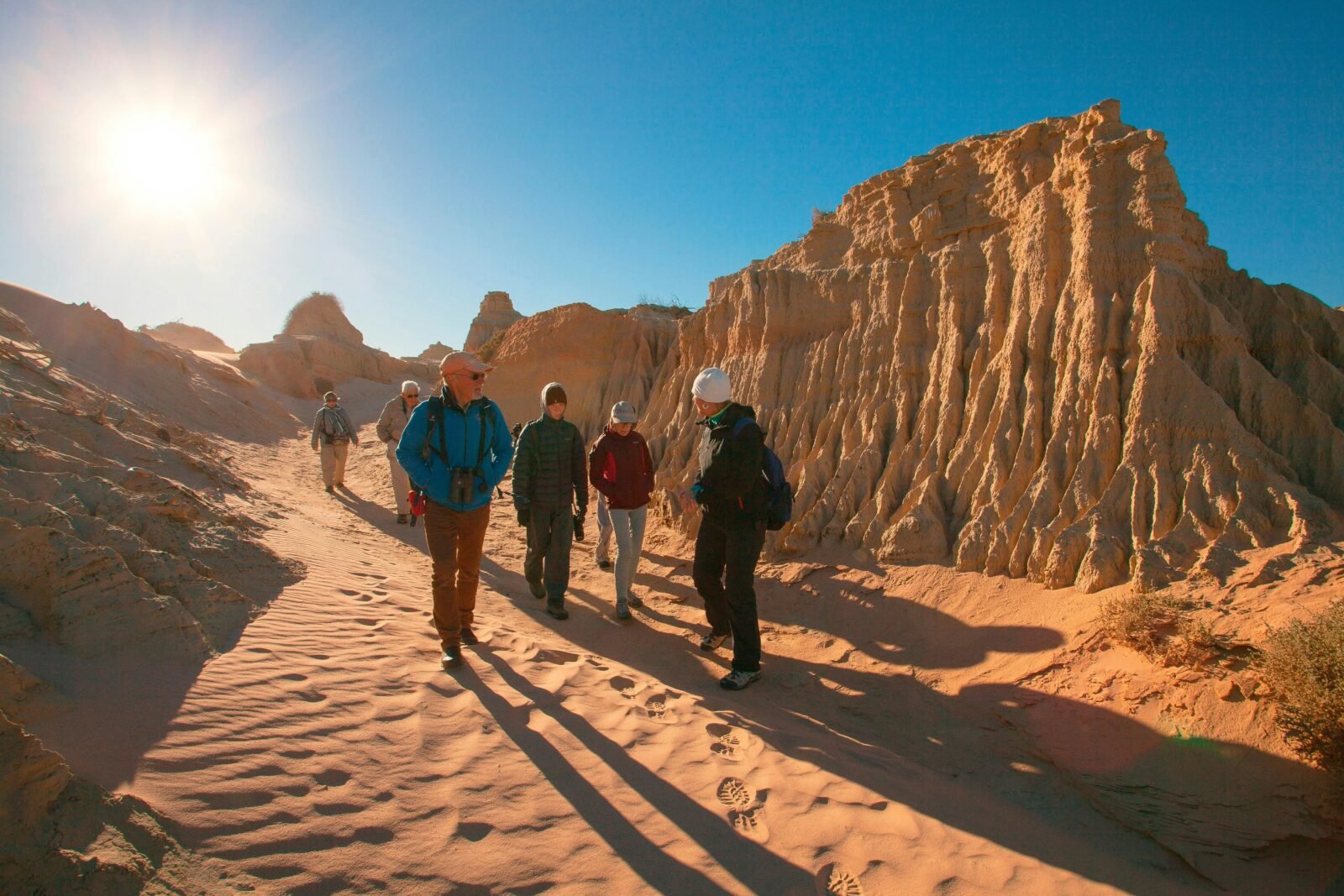 Exploring the Mungo lunette