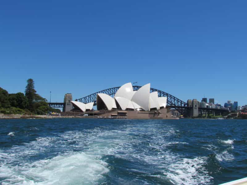 Boat cruise Sydney Opera House and Sydney Harbour bridge
