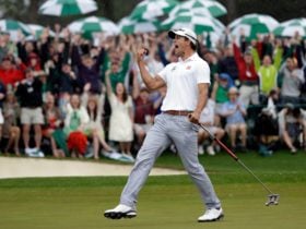 Adam Scott celebrates birdie on 18th Hole, Masters 2013
