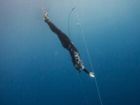Australian Freediver Adam Sellars Competing without fins for Australia