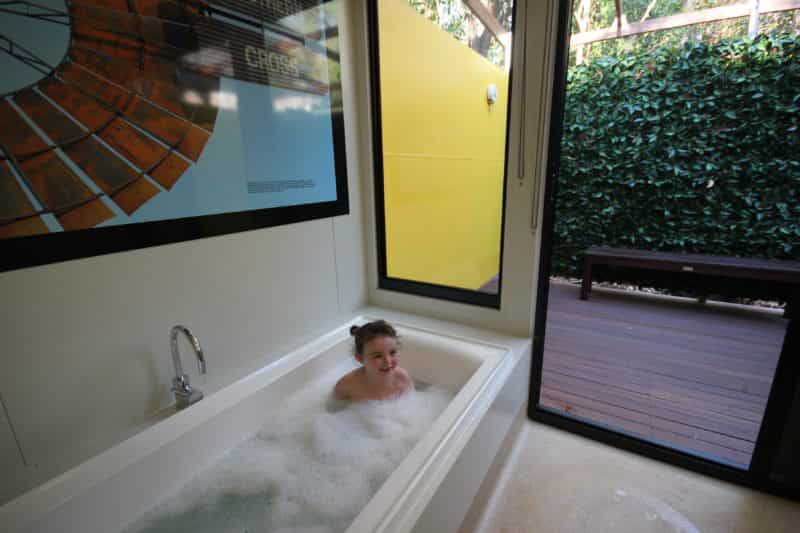 Internal Bath & Shower in Ringer's