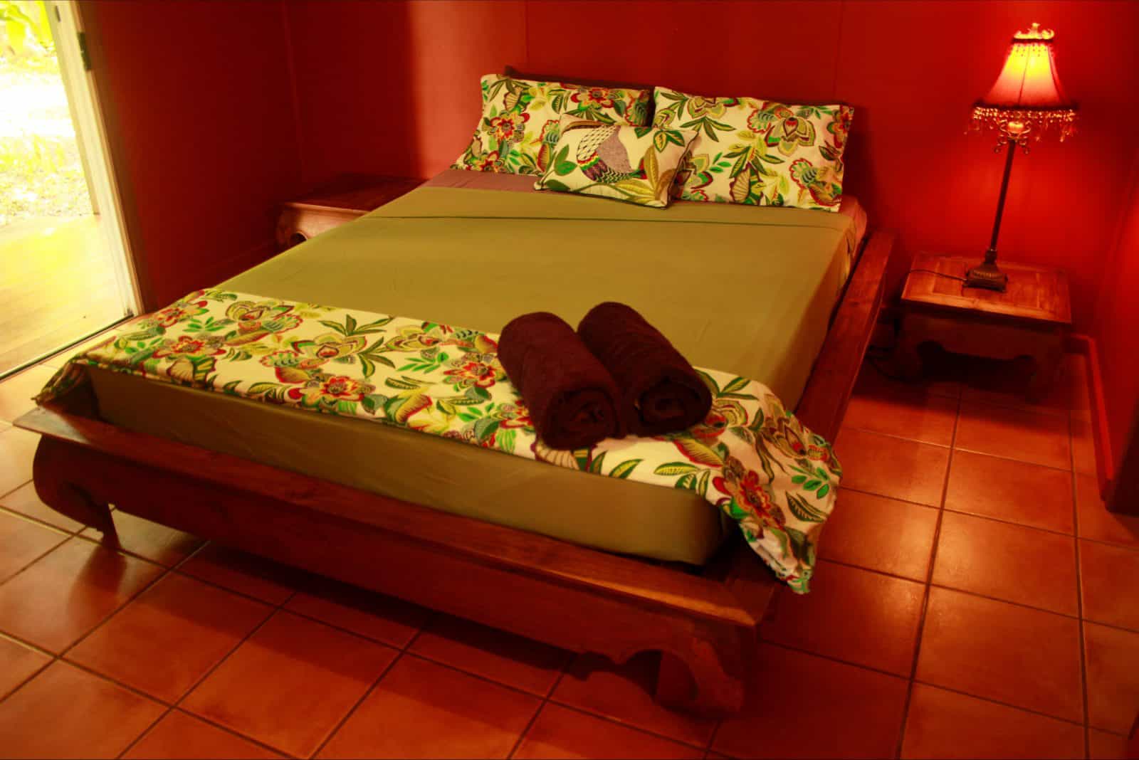 Queen bed bungalow Rum Jungle Bungalows