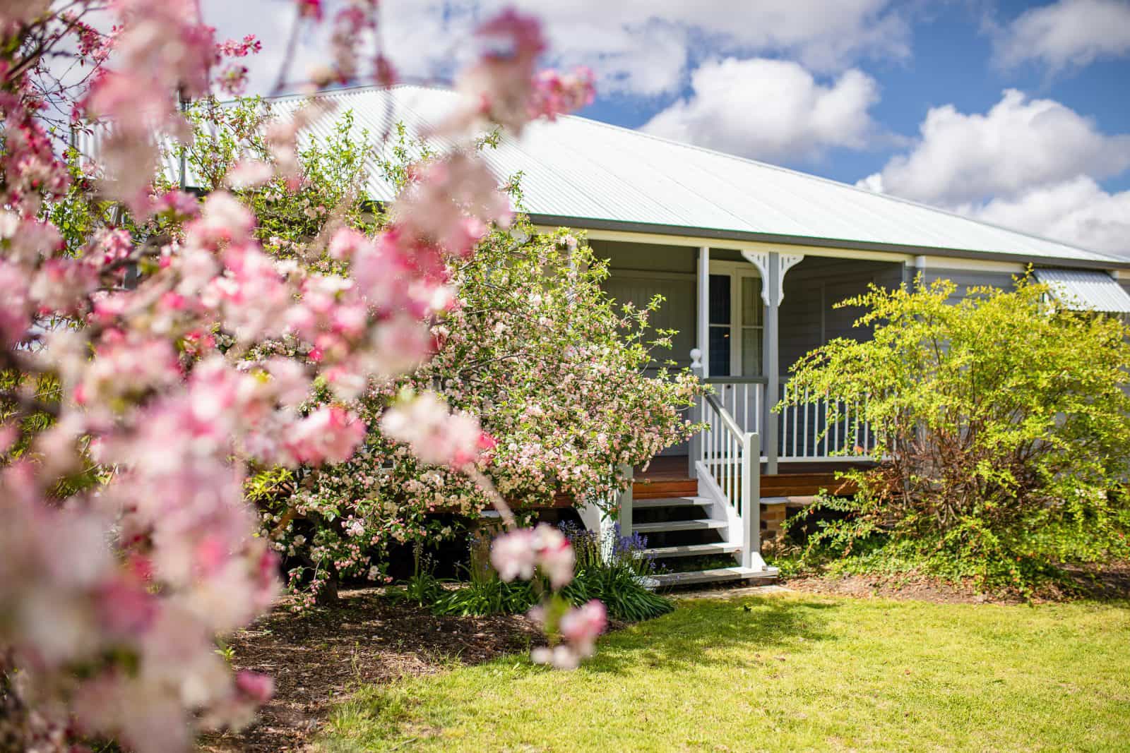 Apple Blossom Cottage - Front