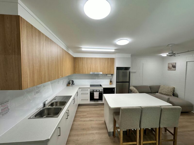 Renovated 2 bedroom Unit