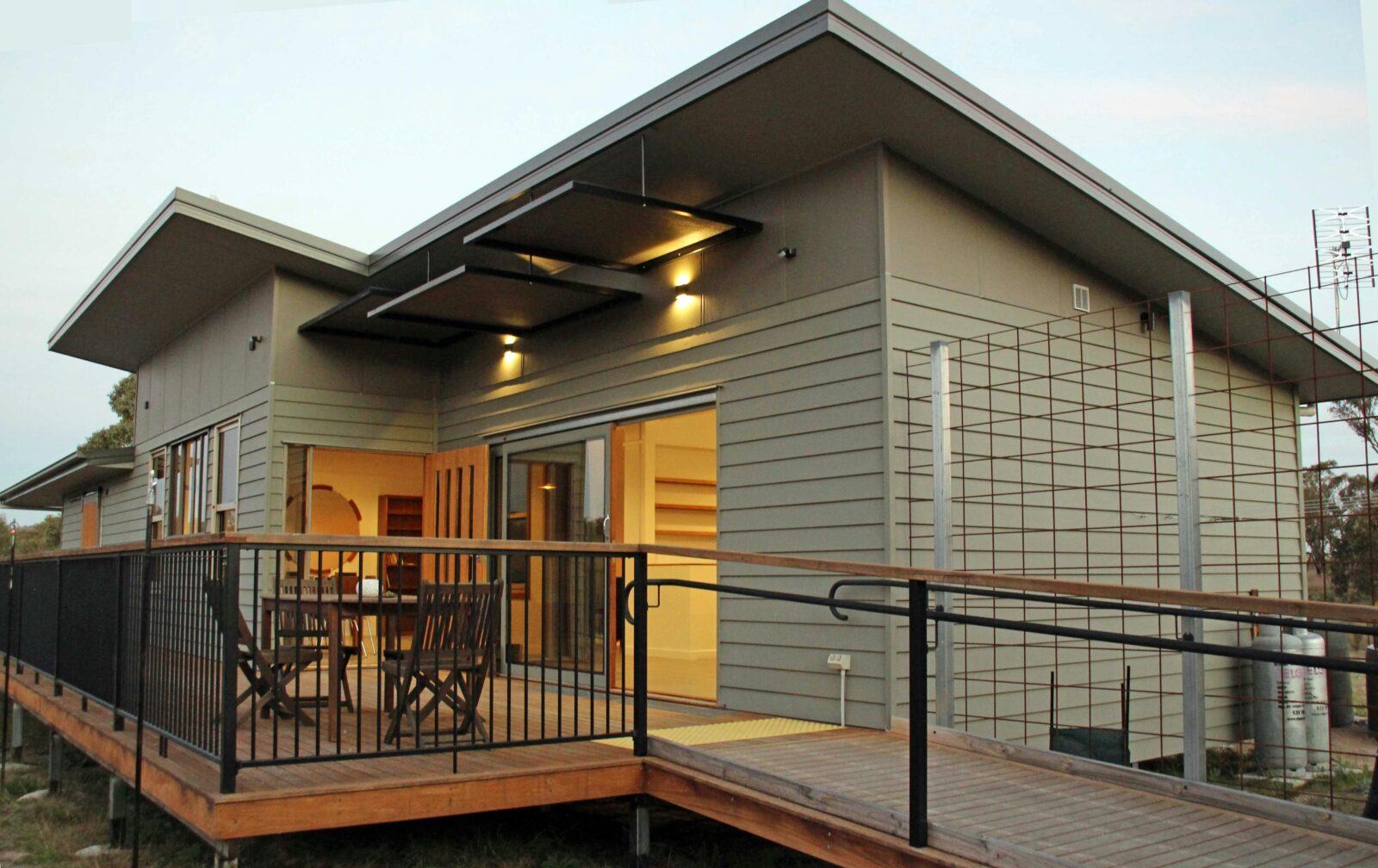Guesthouse communal kitchen, lounge, dining and amenities