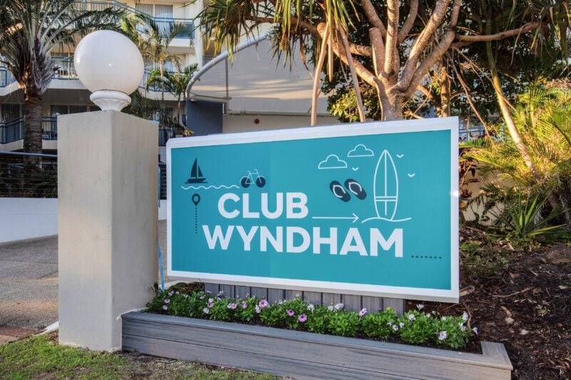 Club Wyndham Kirra Beach signage