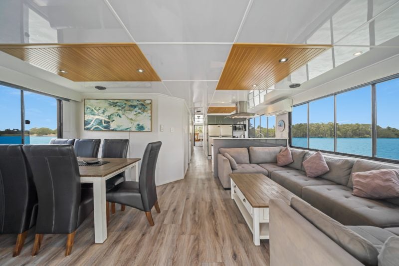 Coomera Houseboat Holidays - Houseboat Luxury Lifestyle