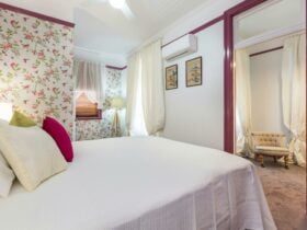 Cumquat House room