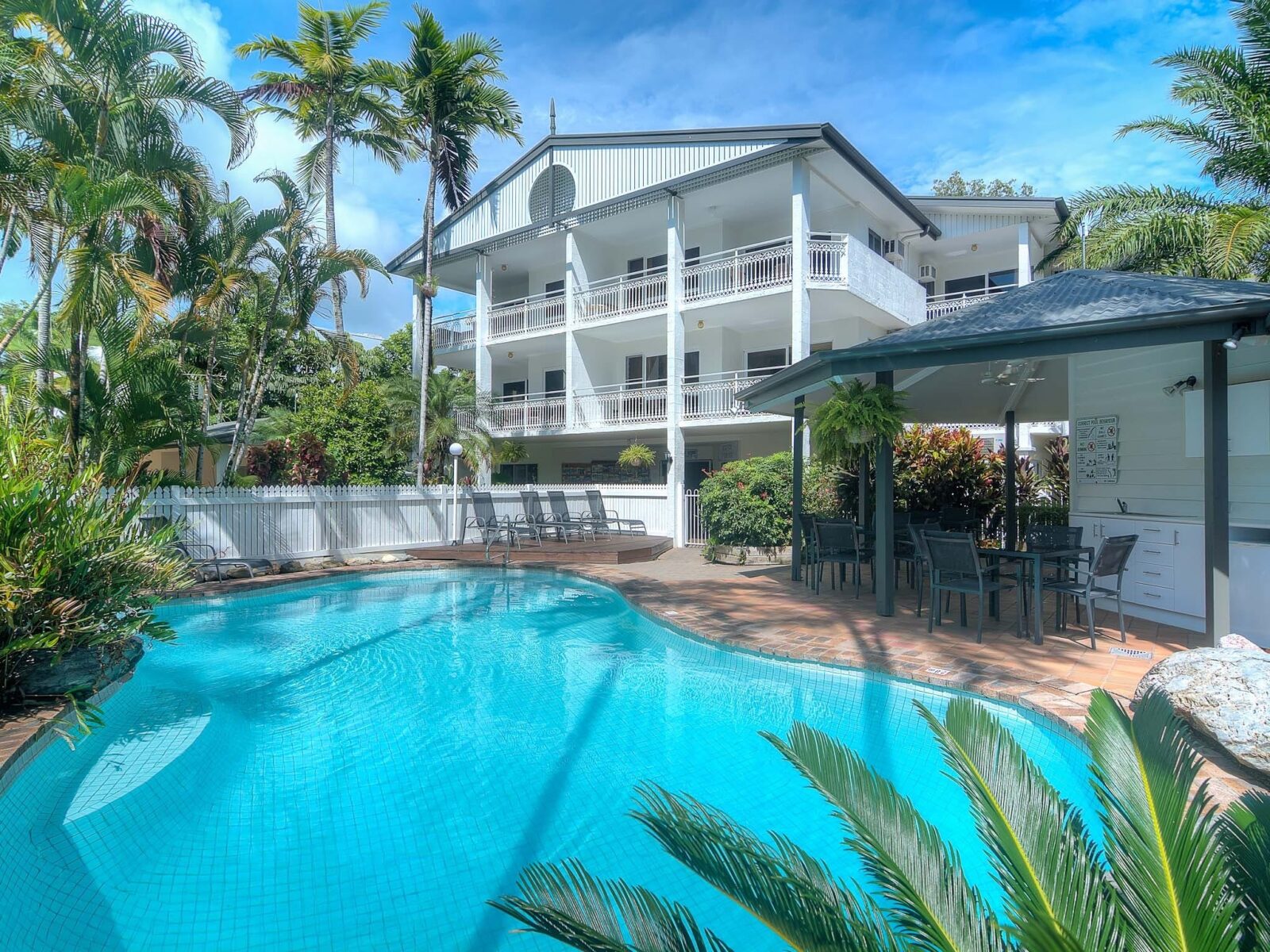 heated pool holiday apartments