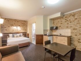 Highlander Motor Inn