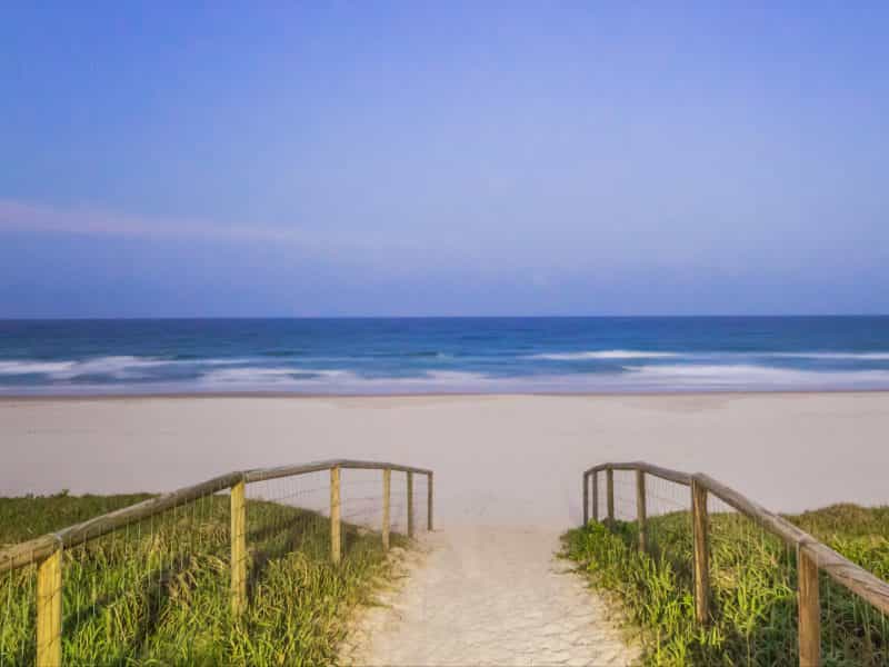 A short stroll to Mermaid Beach