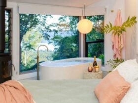 Maple Cottage spa, bedroom view