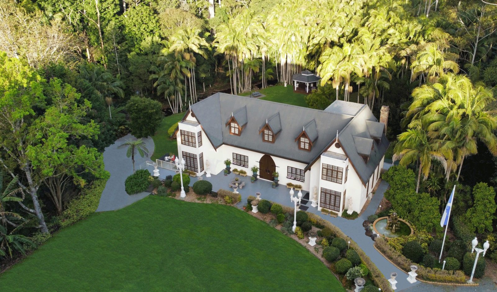 Mt Tamborine Stonehaven Manor Best accommodation on the mountain