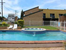 Sun Plaza Motel
