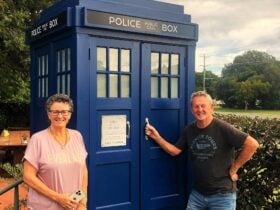 Free Tardis photo stand