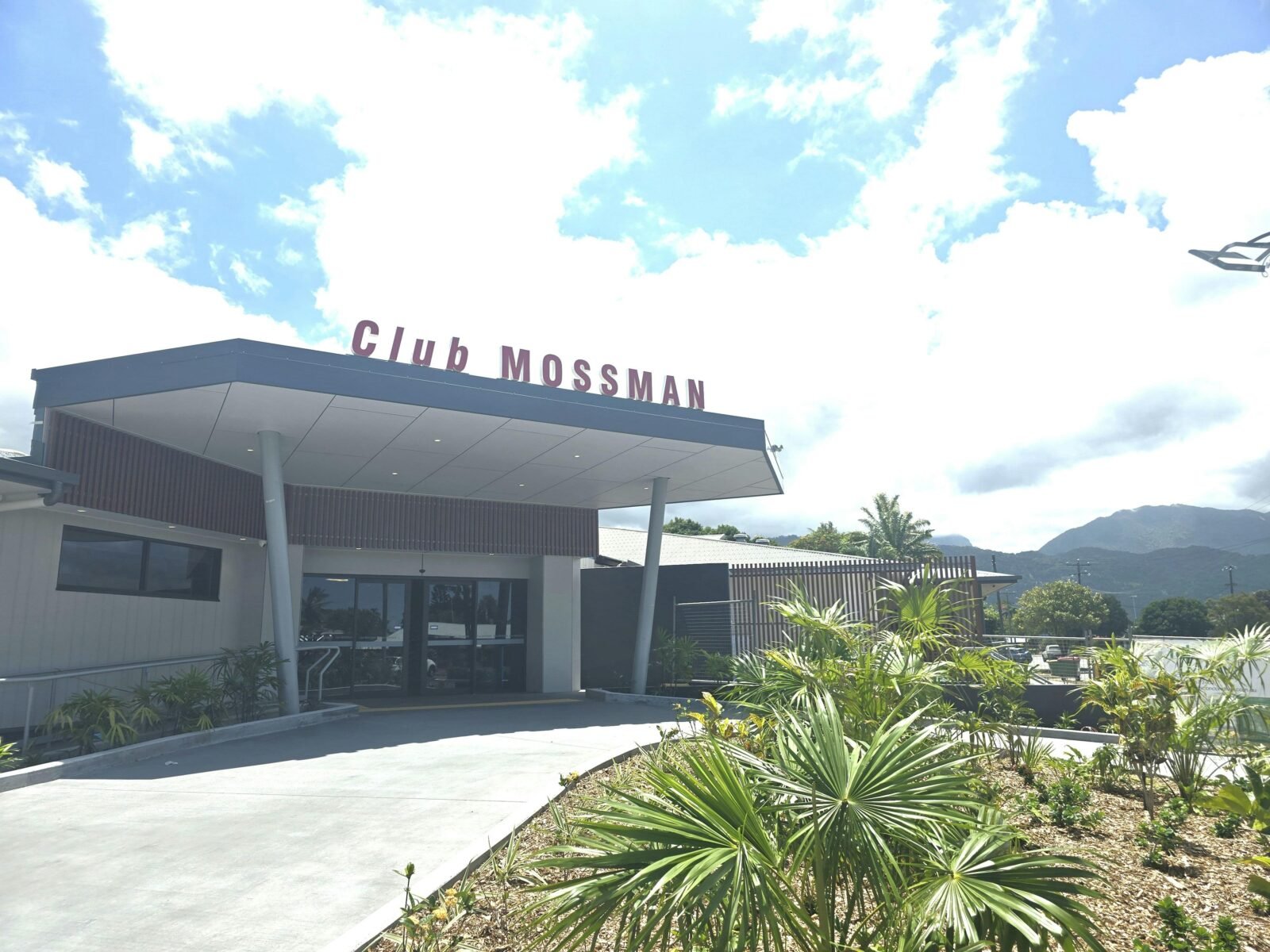 photo of outside entry to Club Mossman