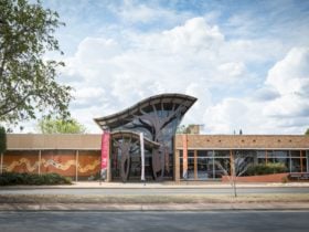 John Mullins Memorial Art Gallery at Dogwood Crossing