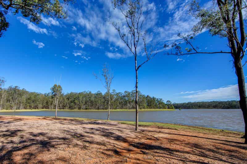 Lake_Kurwongbah_near_Petrie_moreton_bay_region