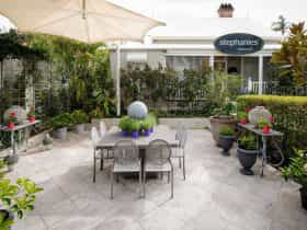 Stephanies Vintage Spa Courtyard