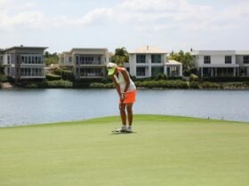 Hope Island Lady Putt