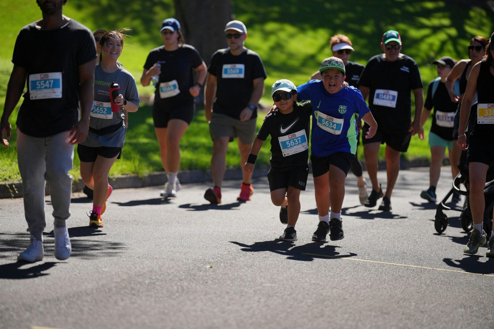 kids running
