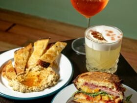 Gourmet toastie, hummus & cocktails