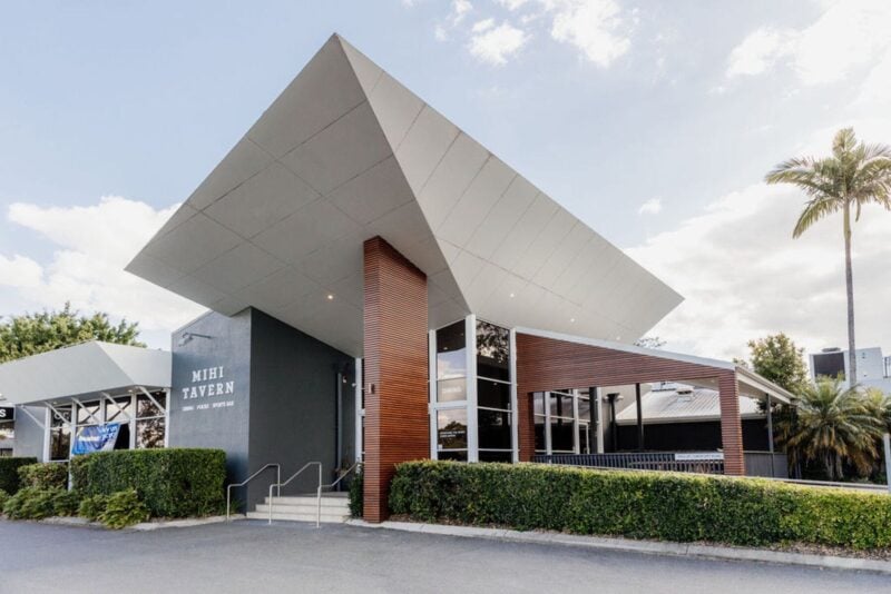 Mihi Tavern Building external