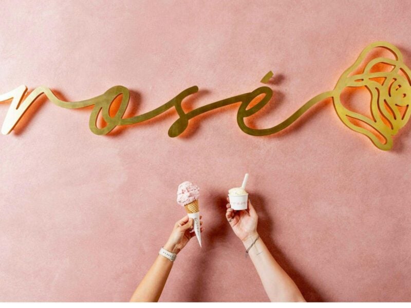 RosÃ© logo with two scoops of gelato