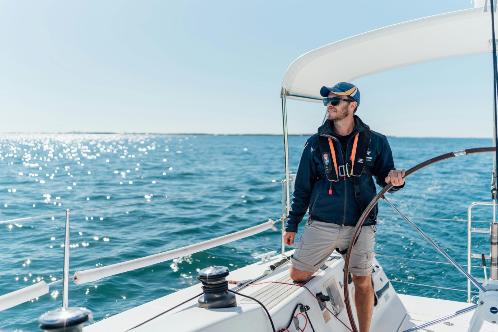 Southern Cross Yachting - Enjoy the beauty of the water