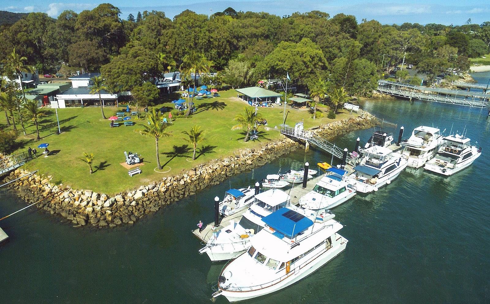 Little Ship Club | Waterfront Dining | Garden Bar | Dunwich, North Stradbroke
