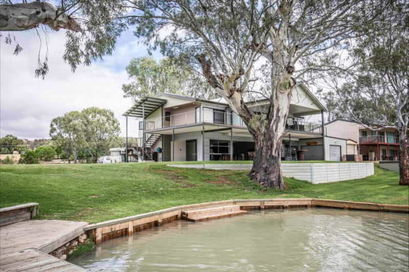 large area to moor boats