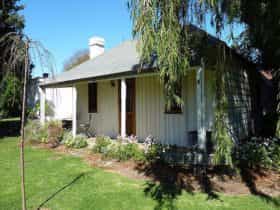 Front View Cameron's Cottage