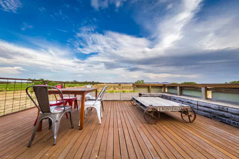 Outdoor deck