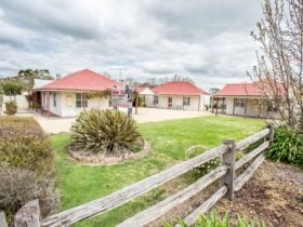Cobb 'n' Co Cottages # 1, 2 & 3