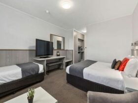King & Single bed rooms