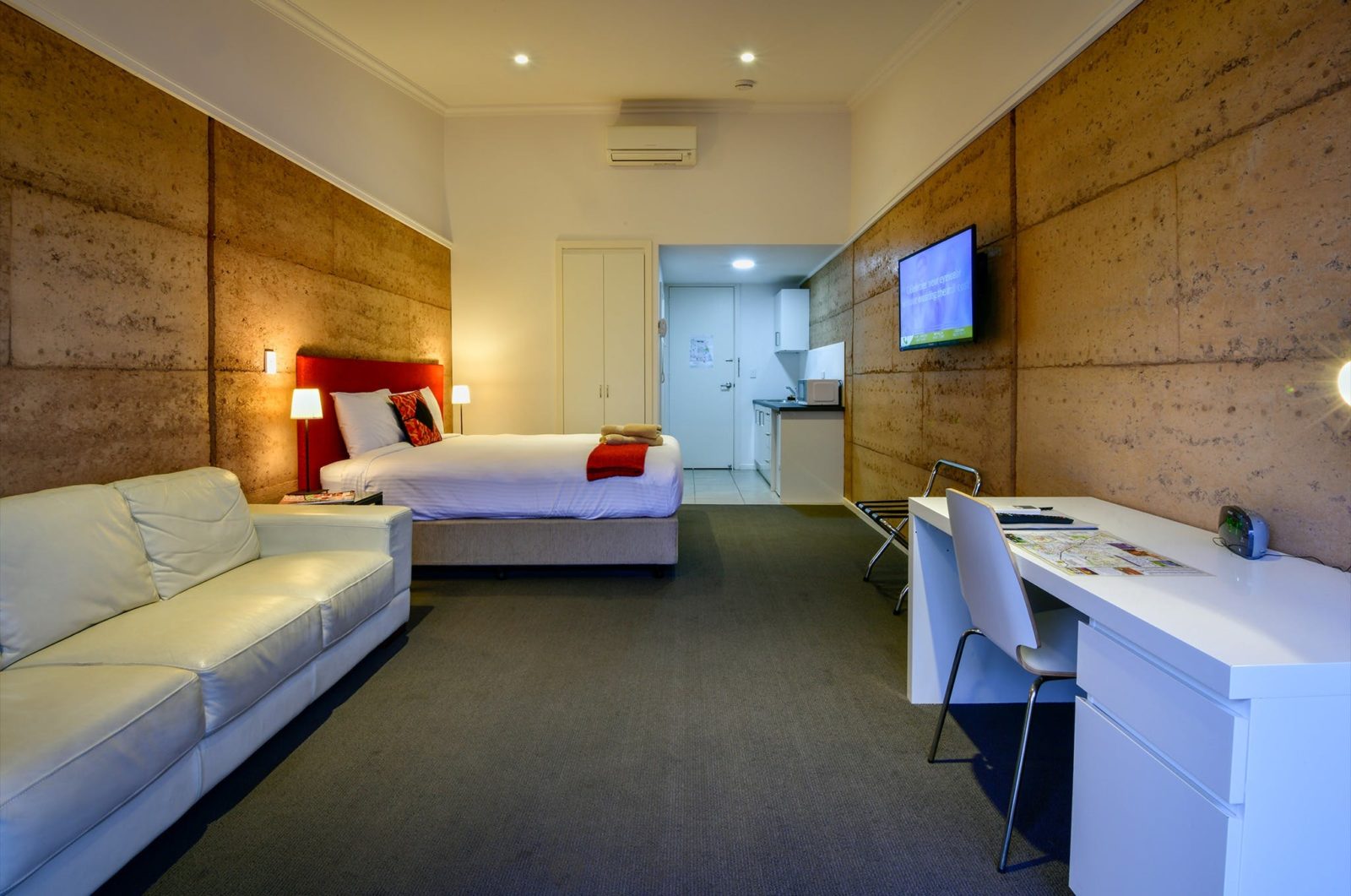 King Bed DEluxe room
